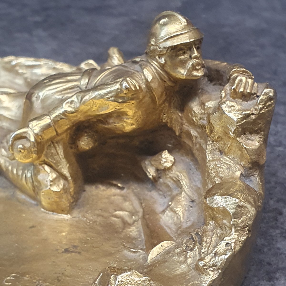 bronze doré signé E HERZIC scène militaire 1ere guerre