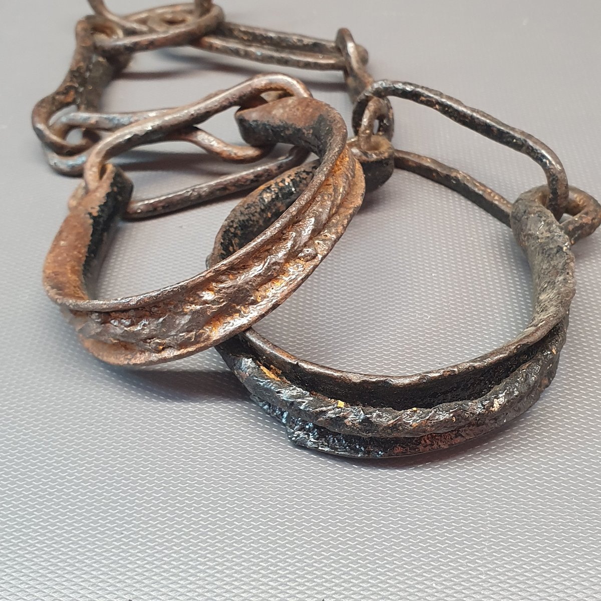 Pair Of 17th-century Wrought-iron Handcuffs-photo-1