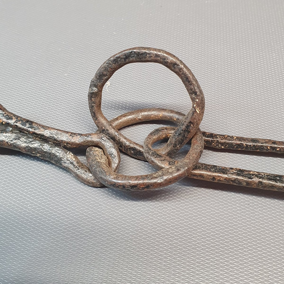 Pair Of 17th-century Wrought-iron Handcuffs-photo-2
