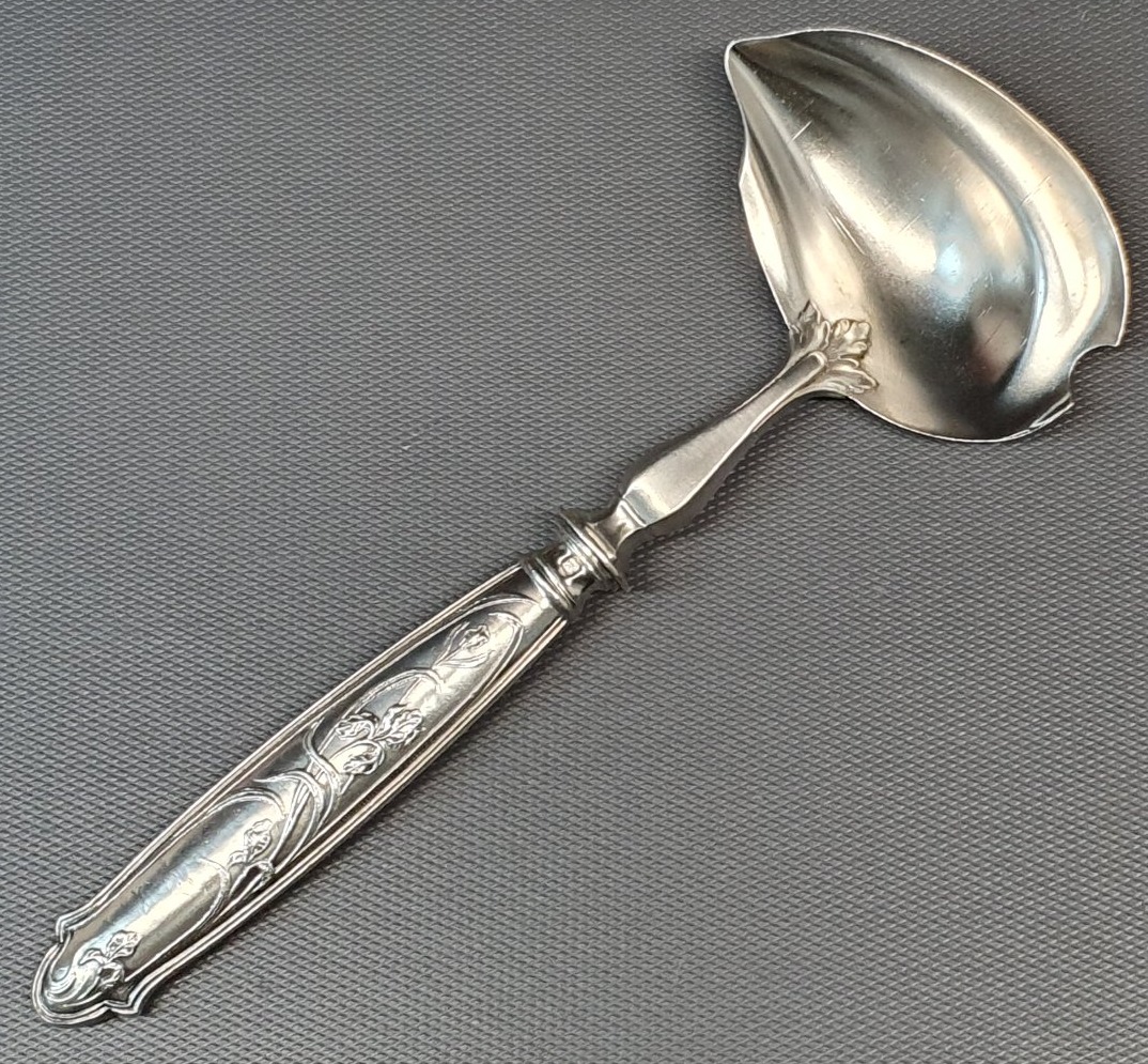 Cuillère à sauce en argent fourré art nouveau