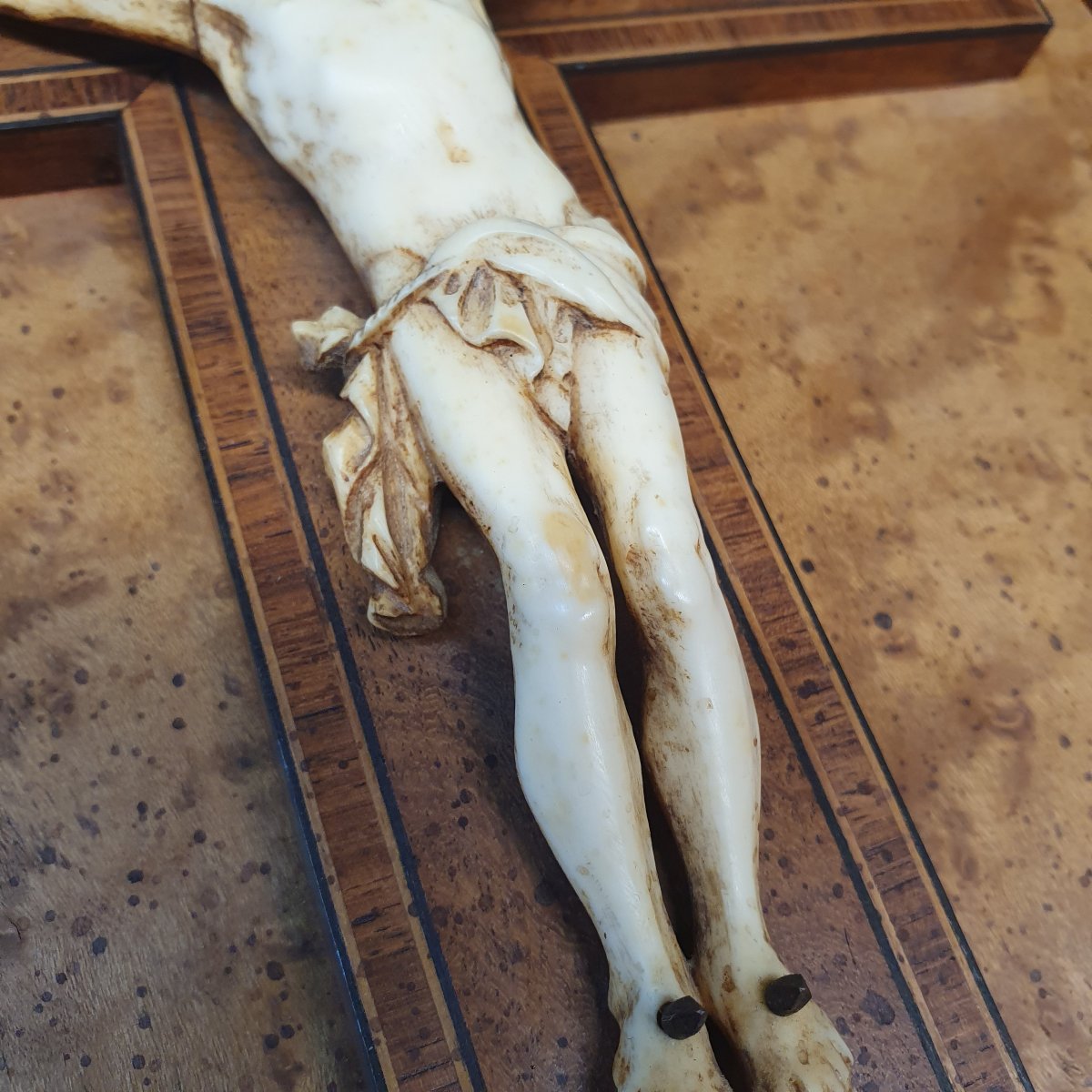 Christ On The Cross: Ivory And Elm Burl-photo-5