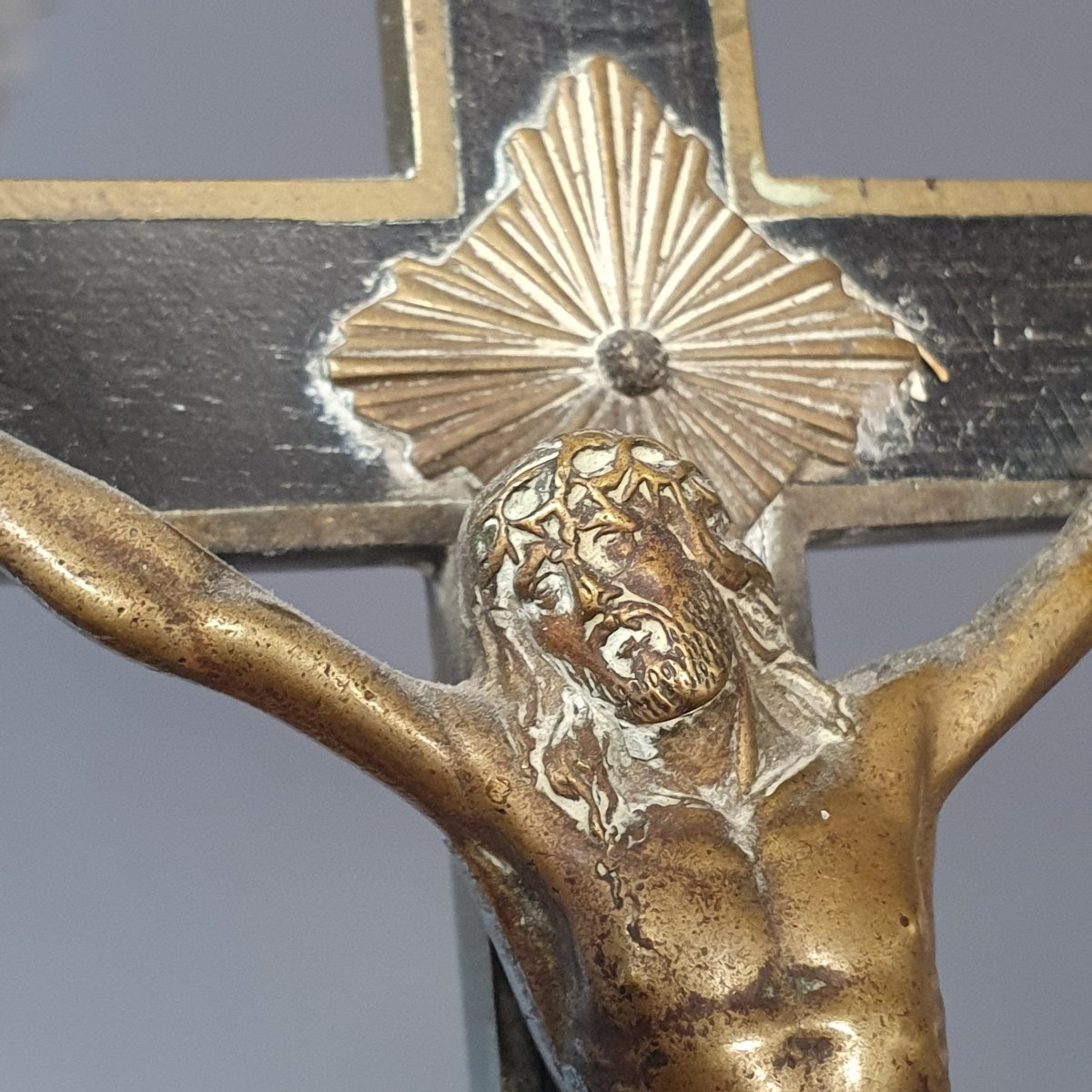 Christ sur la croix-photo-1