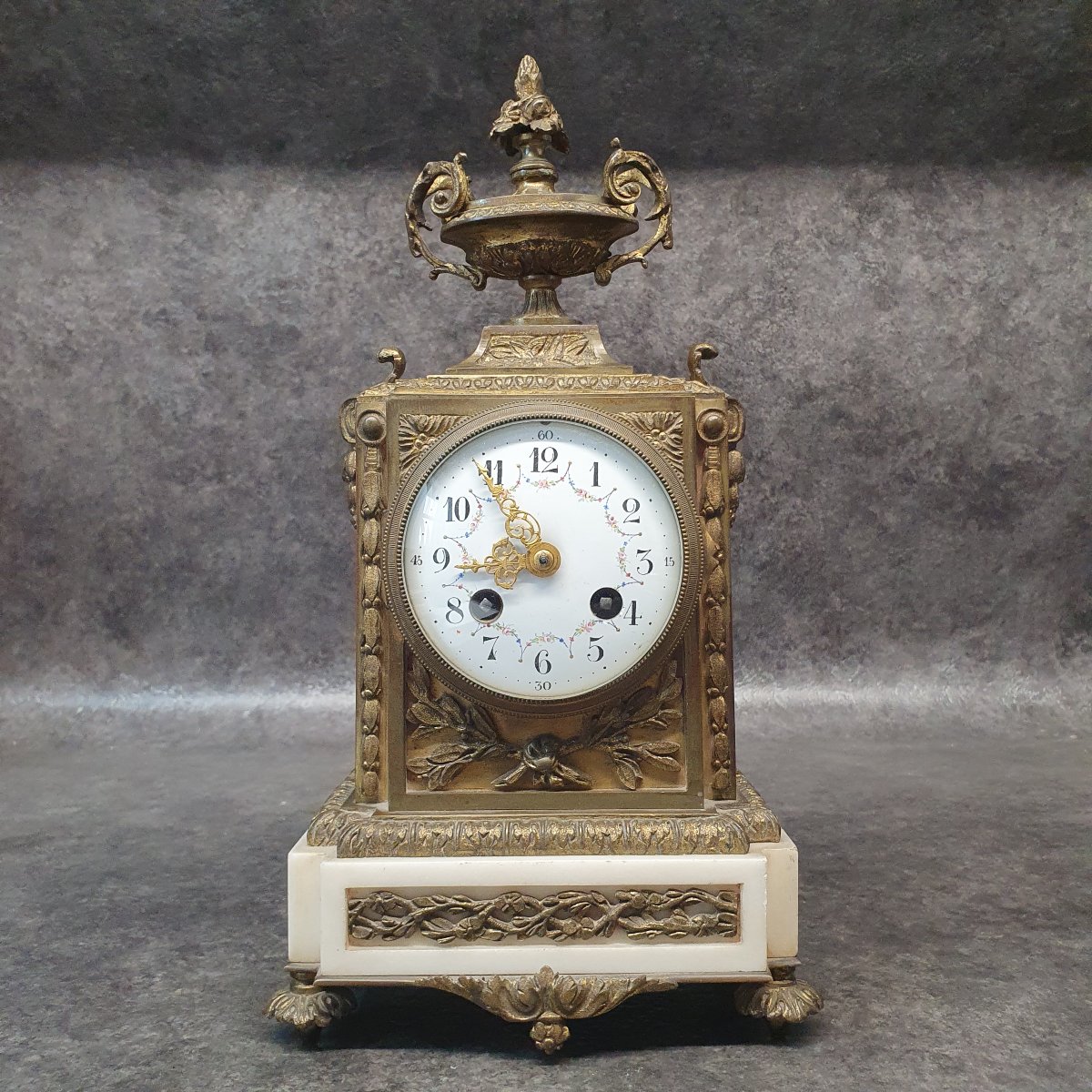Louis XVI-style Bronze And Marble Clock-photo-2
