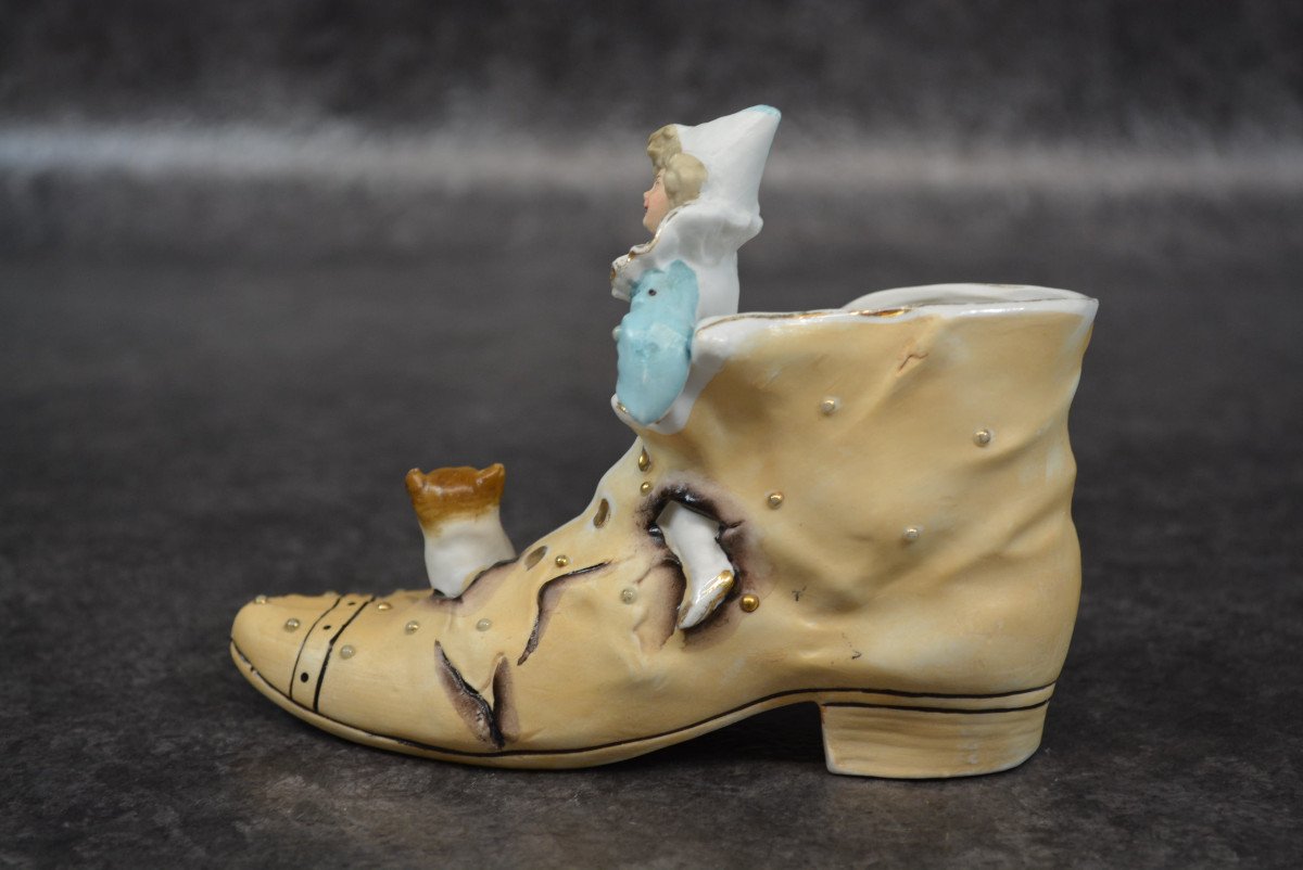 Biscuit Humorous Shoe-photo-4