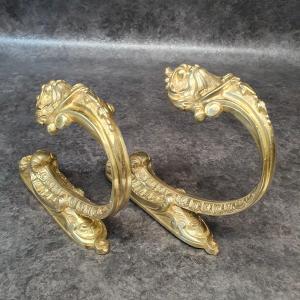 Pair Of Bronze Kissers