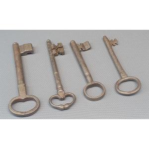 Set Of 4 18th - 19th Century Iron Keys