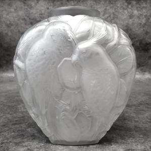 Delatte Art Deco Parakeet Vase