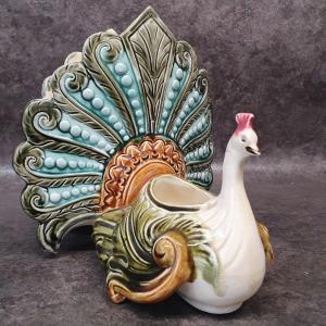 Peacock-patterned Slurry Centerpiece
