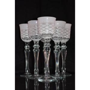 Lot 6 grands verres à vin taillés
