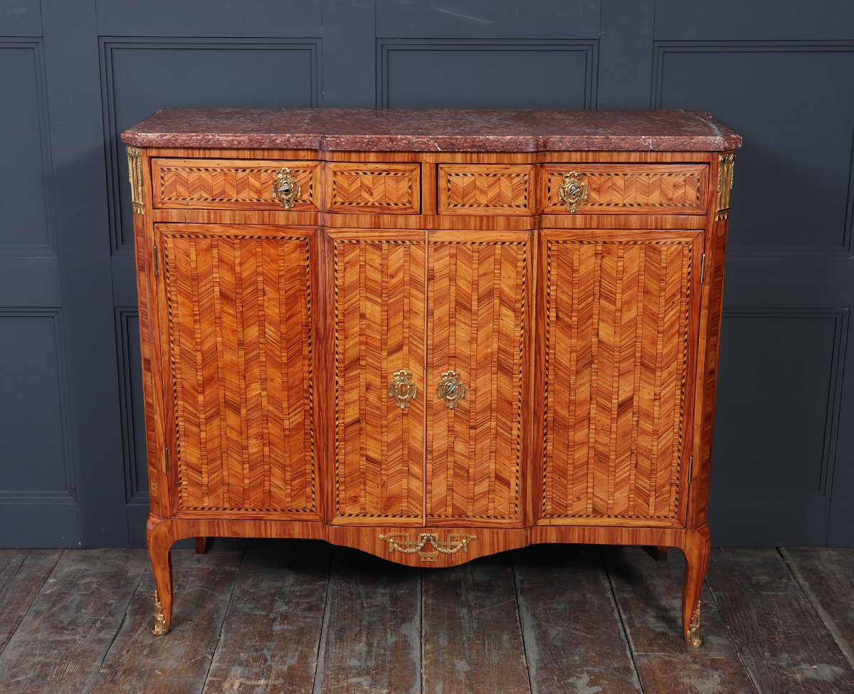 Cabinet en marqueterie de tulipier de style Louis XVI, fin du XVIIIe siècle-photo-1