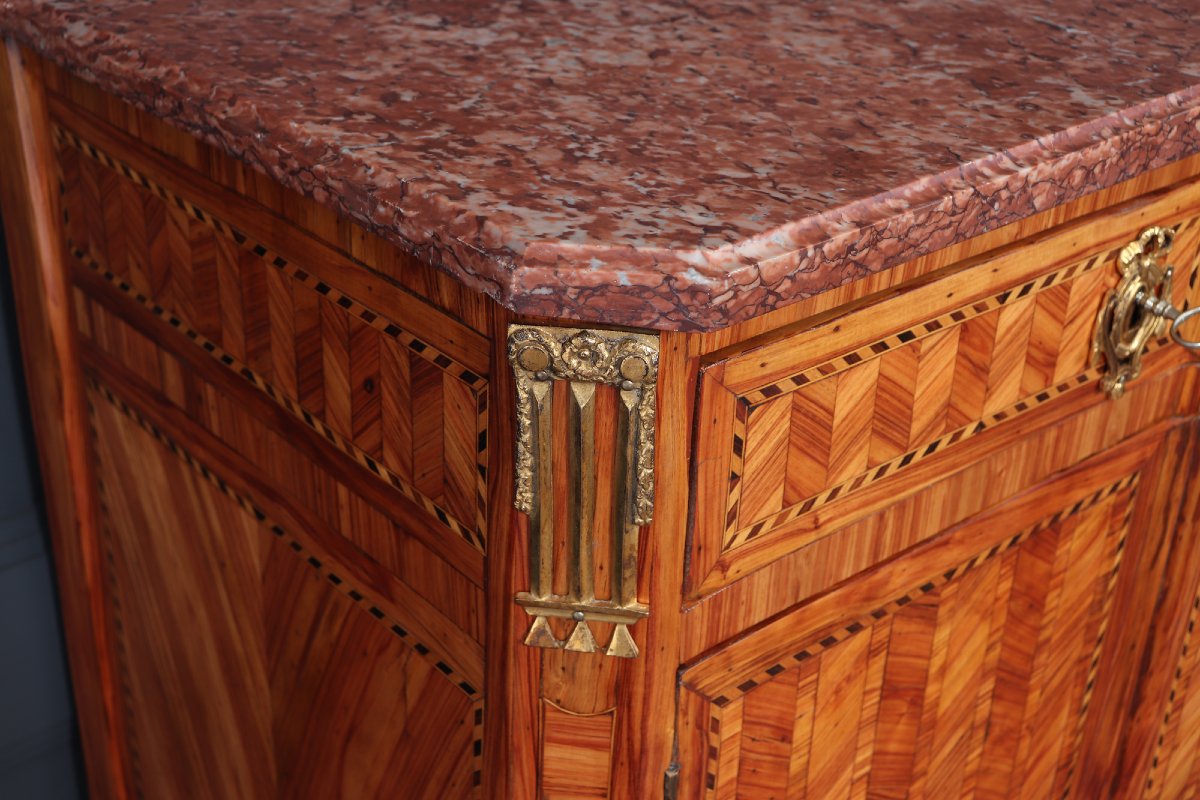 Cabinet en marqueterie de tulipier de style Louis XVI, fin du XVIIIe siècle-photo-4