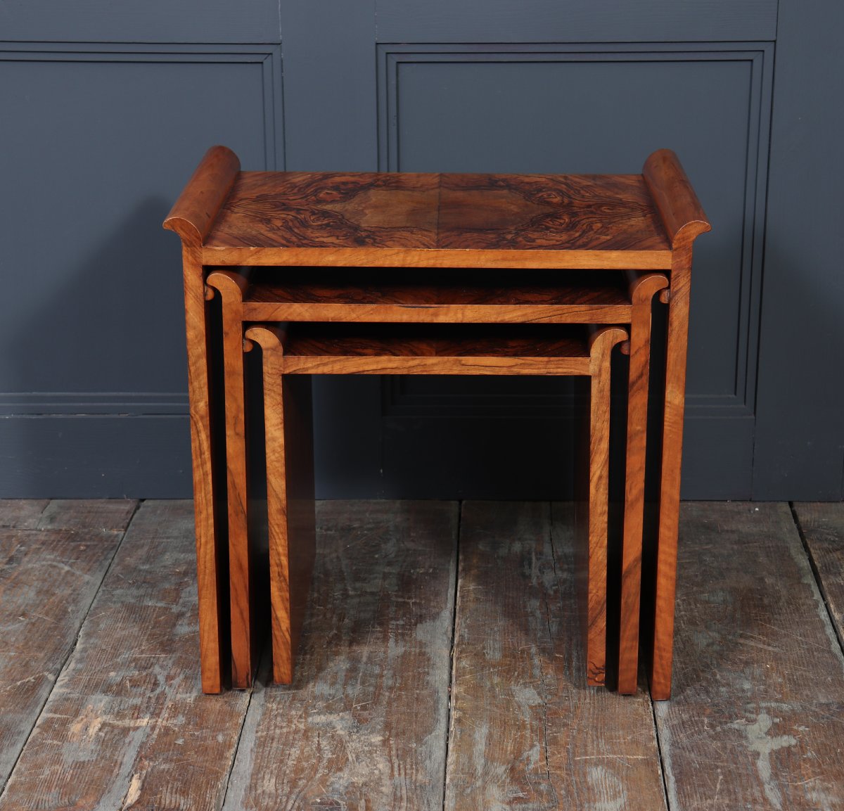 Set Of English Walnut Art Deco Nesting Tables, Circa 1930-photo-4