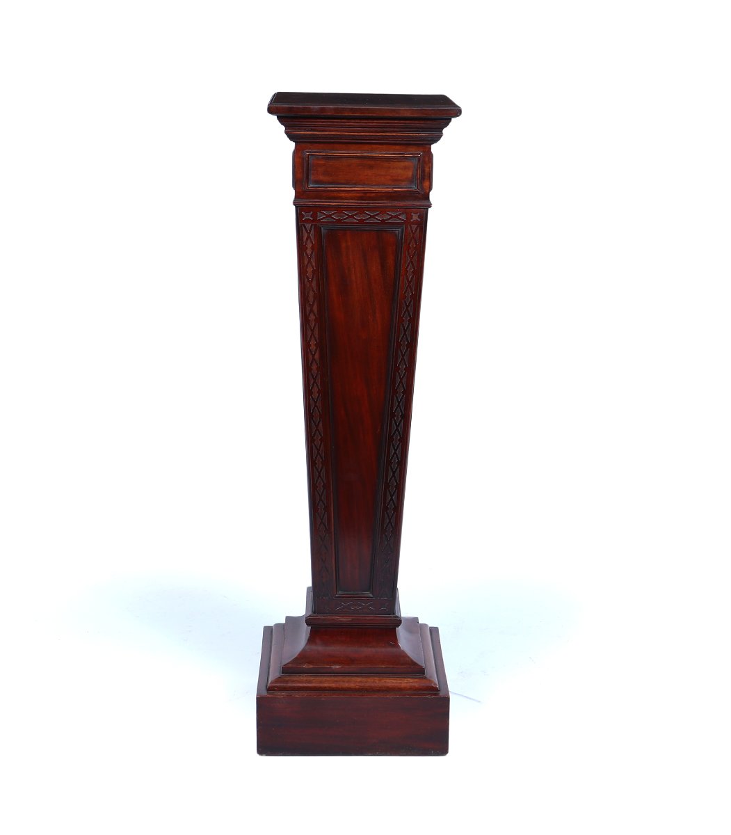 Georgian-style Mahogany Base | Early 20th Century-photo-2