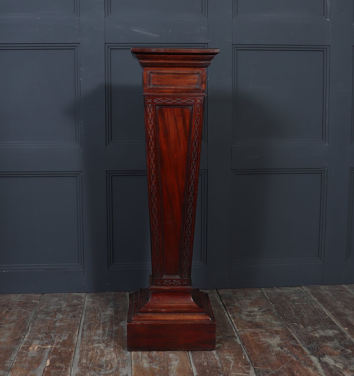 Georgian-style Mahogany Base | Early 20th Century-photo-1