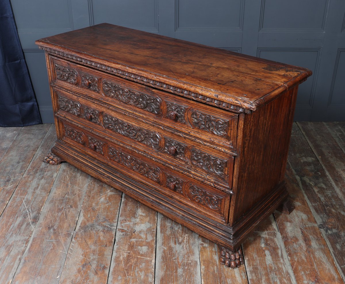 Commode en noyer italien du début du XVIIe siècle-photo-6