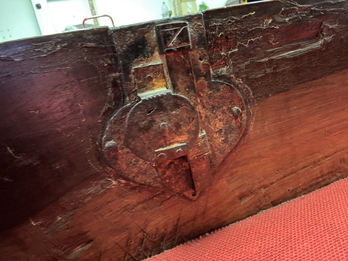 Commode en noyer italien du début du XVIIe siècle-photo-8