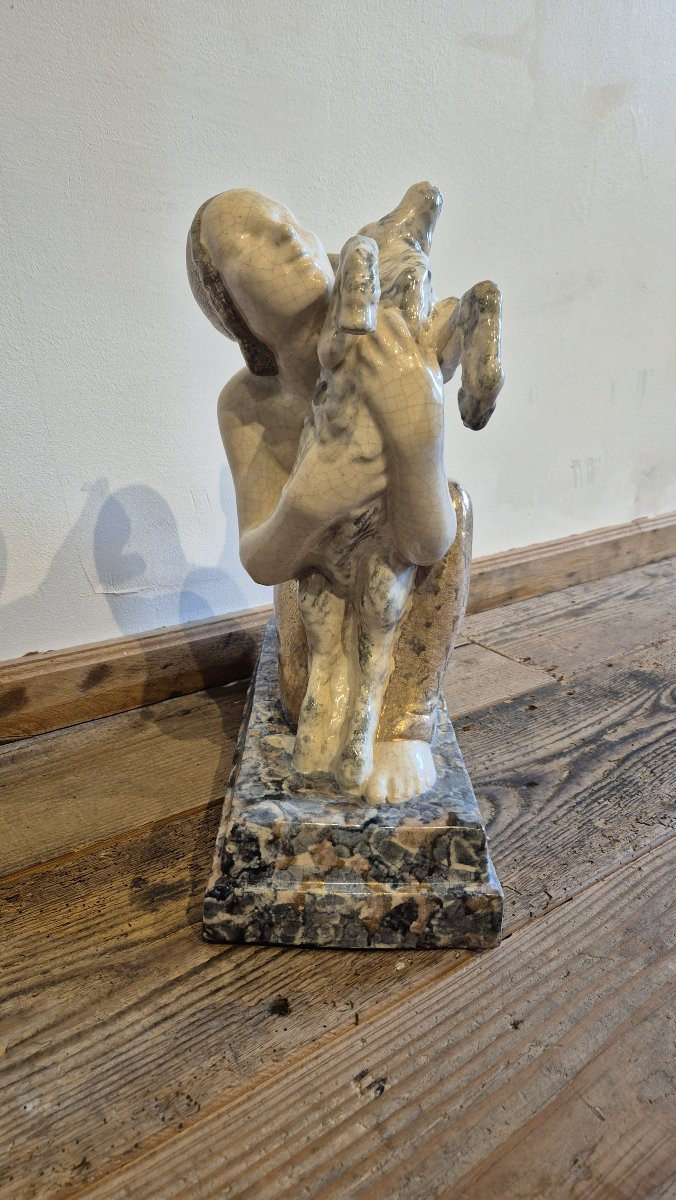 Faïence fine émaillée Ecole Art Déco, "Femme agenouillée au chevreau"-photo-2
