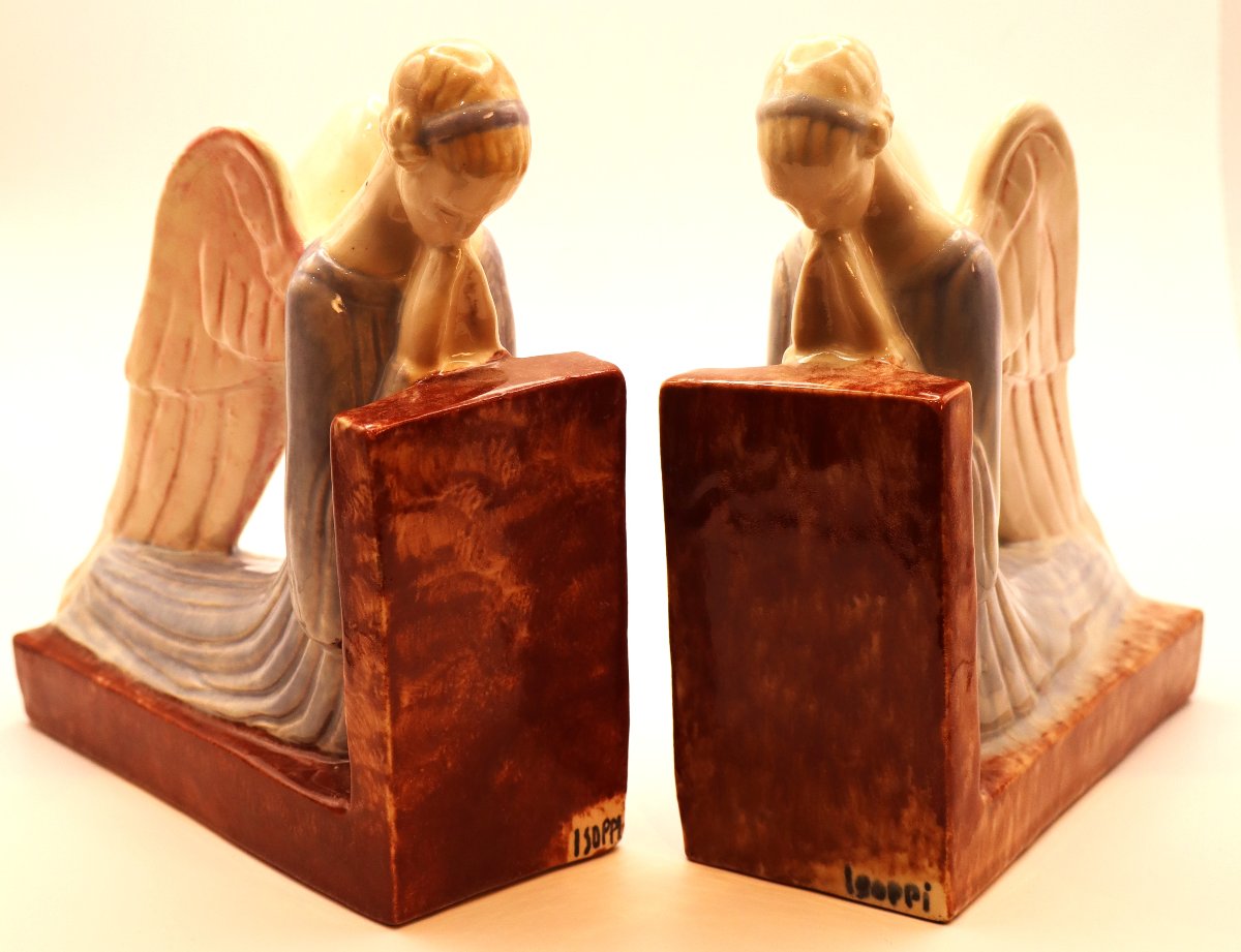 "Anges en prière", Paire de serre-livres en faïence émaillée polychrome, signé -photo-3