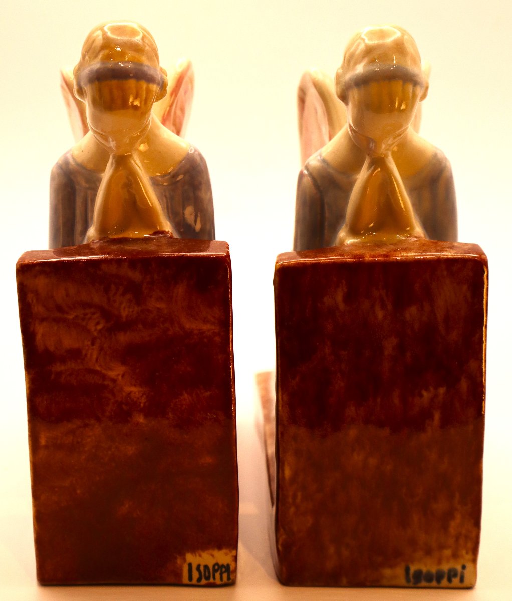 "Anges en prière", Paire de serre-livres en faïence émaillée polychrome, signé -photo-4