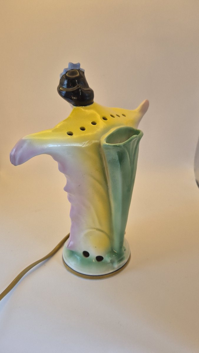 "Femme papillon", Veilleuse en porcelaine émaillée polychrome -photo-2