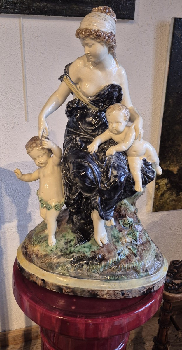 French School Circa 1880, "young Woman With Two Lovers", Polychrome Glazed Terracotta-photo-2