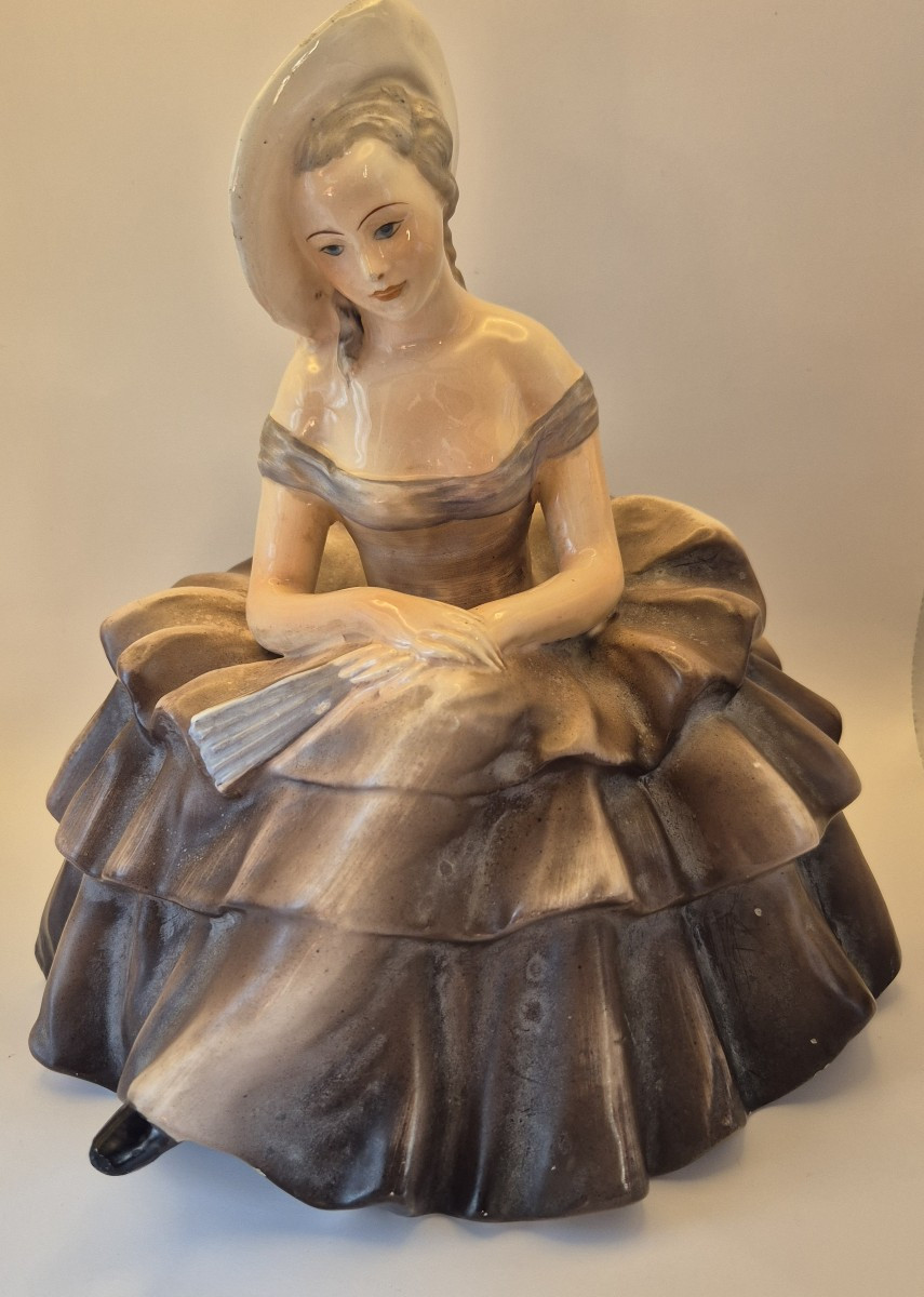 Gugliemo Pugi (1850-1915), "elegant Man In A Ruffled Dress", Fine Glazed Earthenware