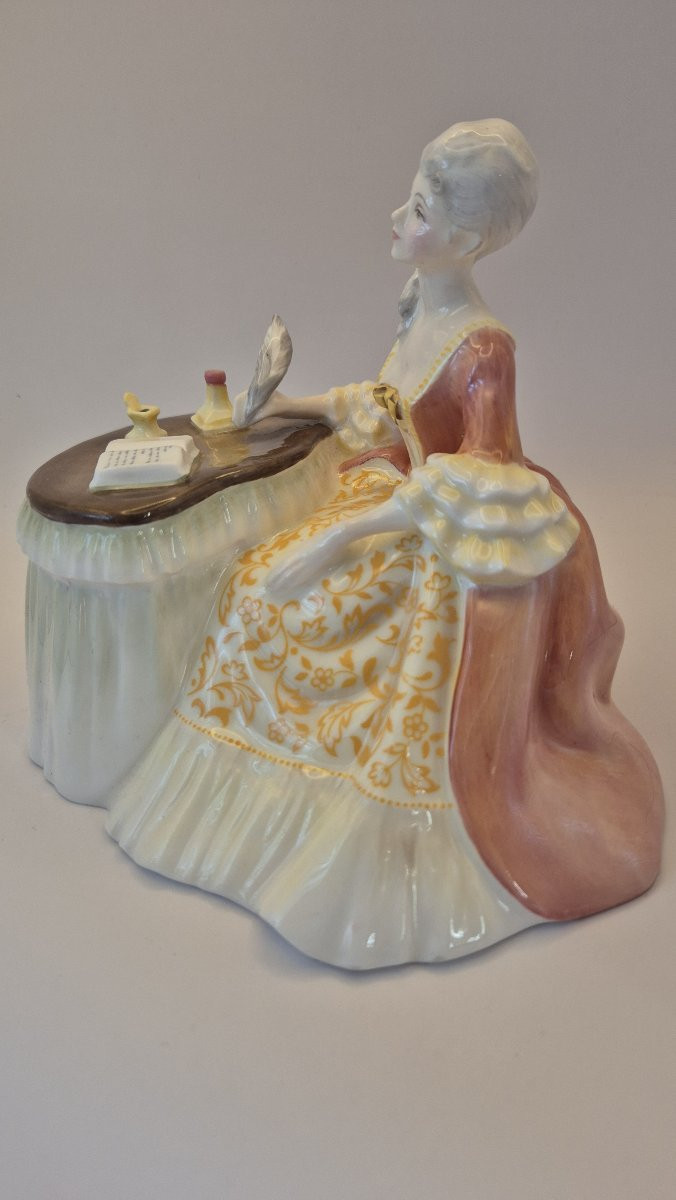 ROYAL DOULTON - ENGLAND, "Méditation" porcelaine polychrome-photo-2