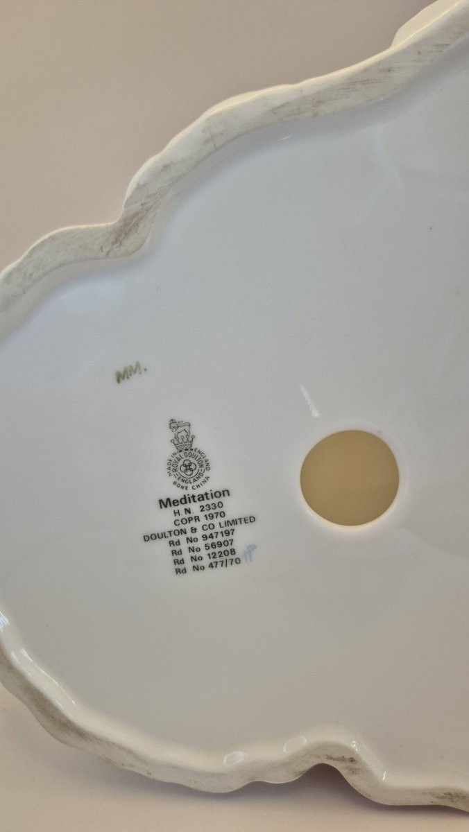 ROYAL DOULTON - ENGLAND, "Méditation" porcelaine polychrome-photo-3