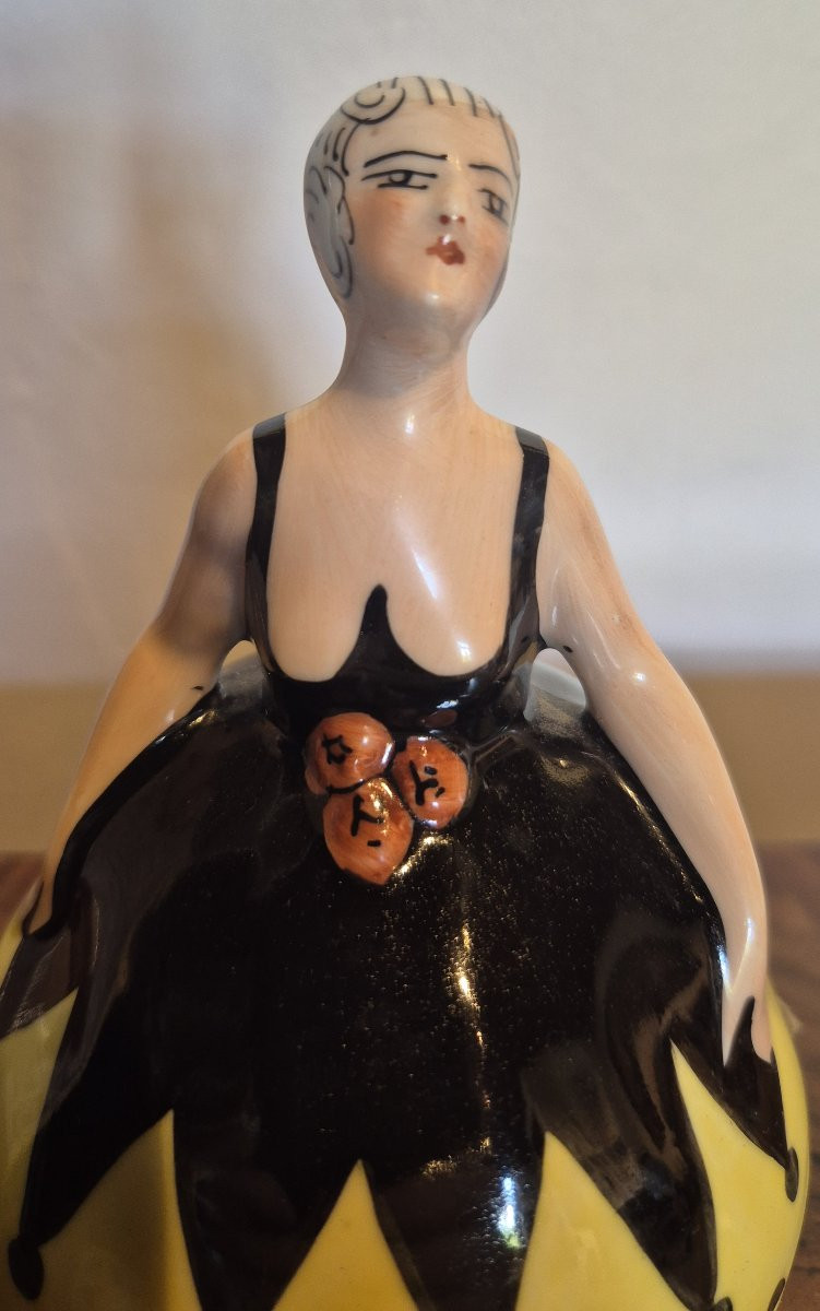 Elégante à la robe fleurie boite en porcelaine émaillée polychrome LIMOGES France -photo-6