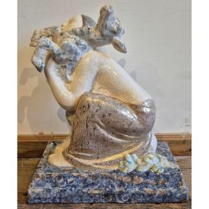 Faïence fine émaillée Ecole Art Déco, "Femme agenouillée au chevreau"