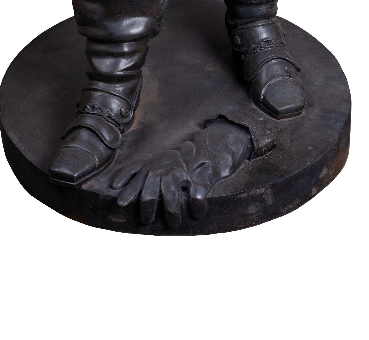 Bronze Sculpture Of A Musketeer In Full Human Growth. Very Detailed And Well Made.-photo-3