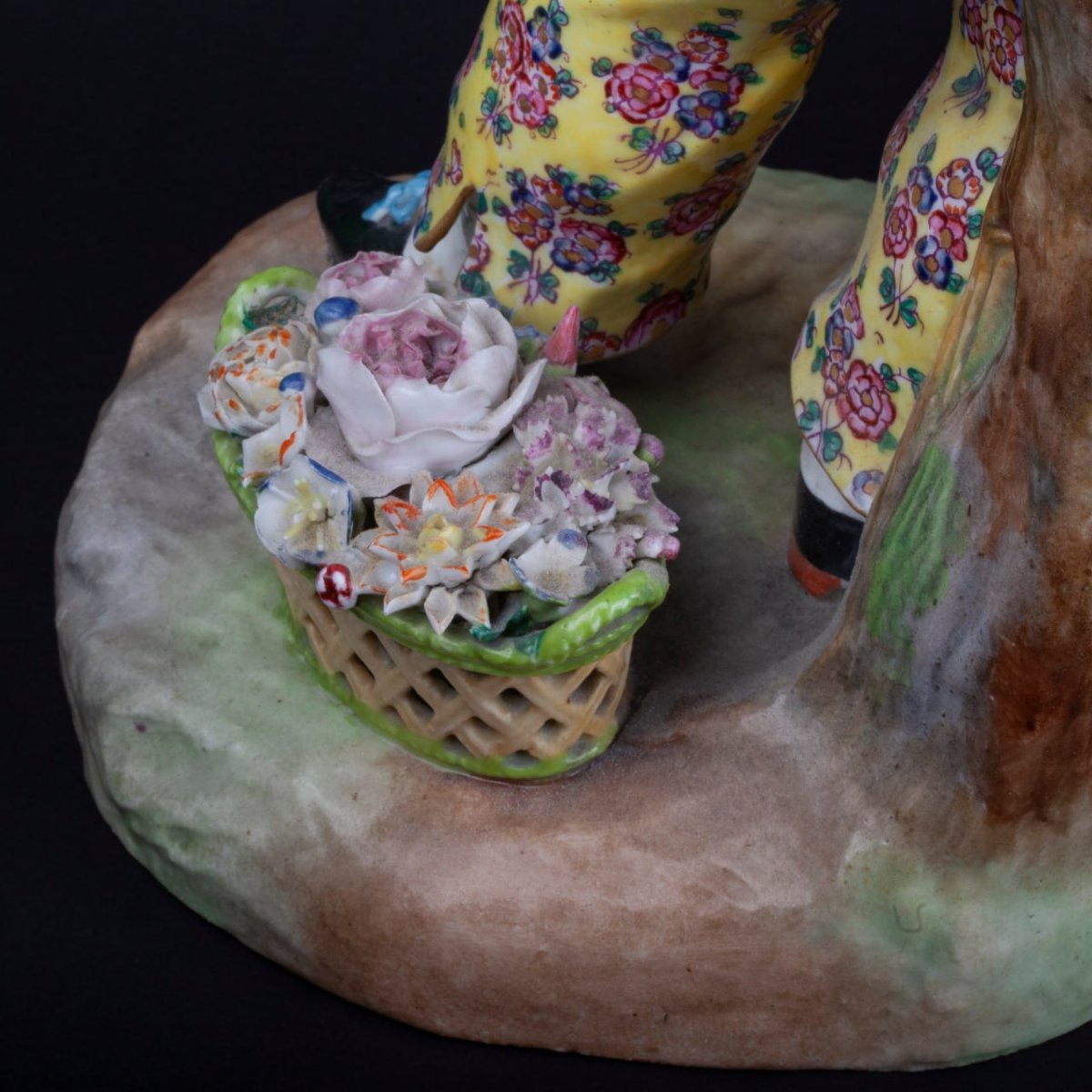 Colossal And Graceful Pair Of Meissen-style Porcelain Figurines-photo-6