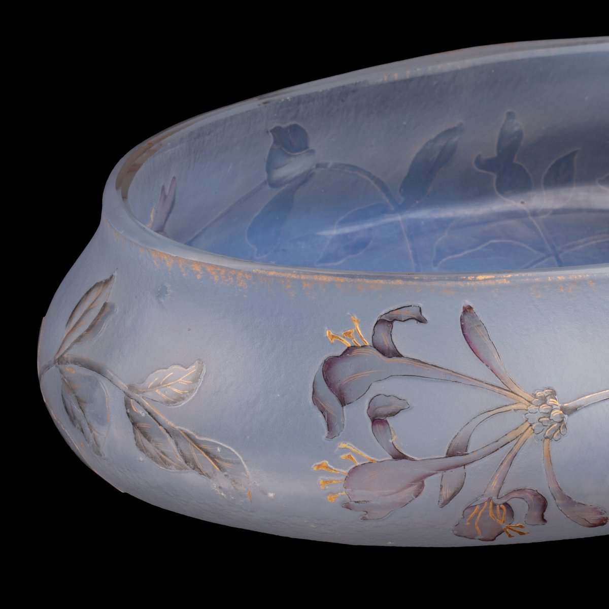 Coupe en verre opalescent Art nouveau Daum Nancy à décor de chèvrefeuille, vers 1900-photo-4