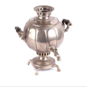 Un Intéressant Samovar Russe 