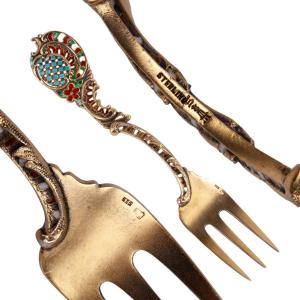Fourchette à citron en vermeil et émail cloisonné, début du XXe siècle