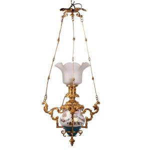 Lampe suspendue Napoléon III en porcelaine et opaline