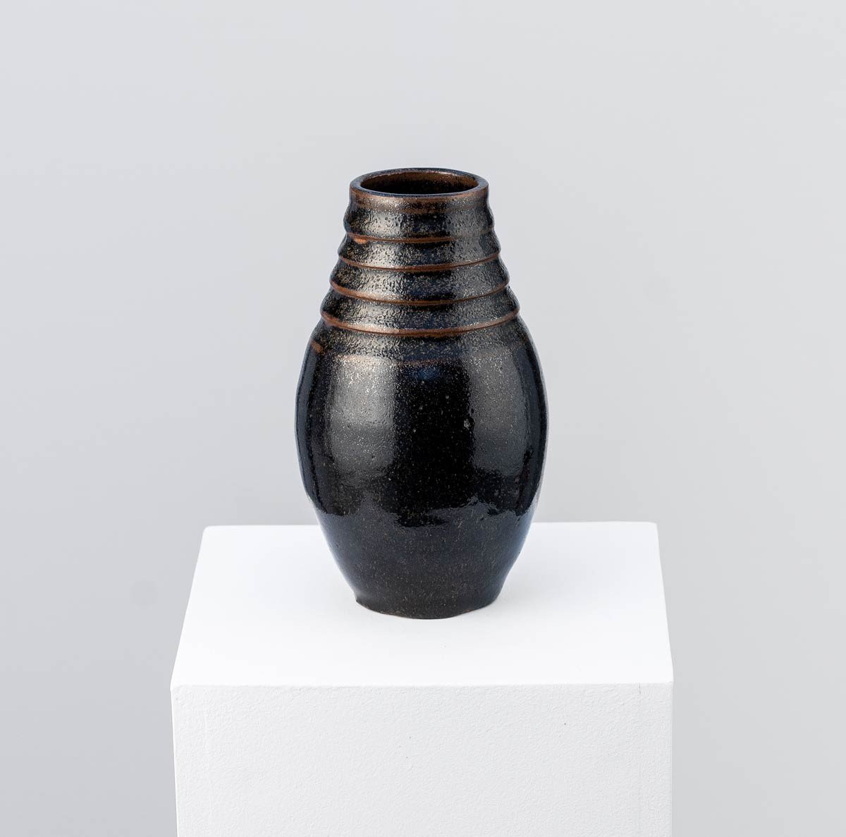 Petit Vase Ovoïde En Grès à Couverte Brune Marron Signé Au Clou Delaherche (1857 – 1940)-photo-1