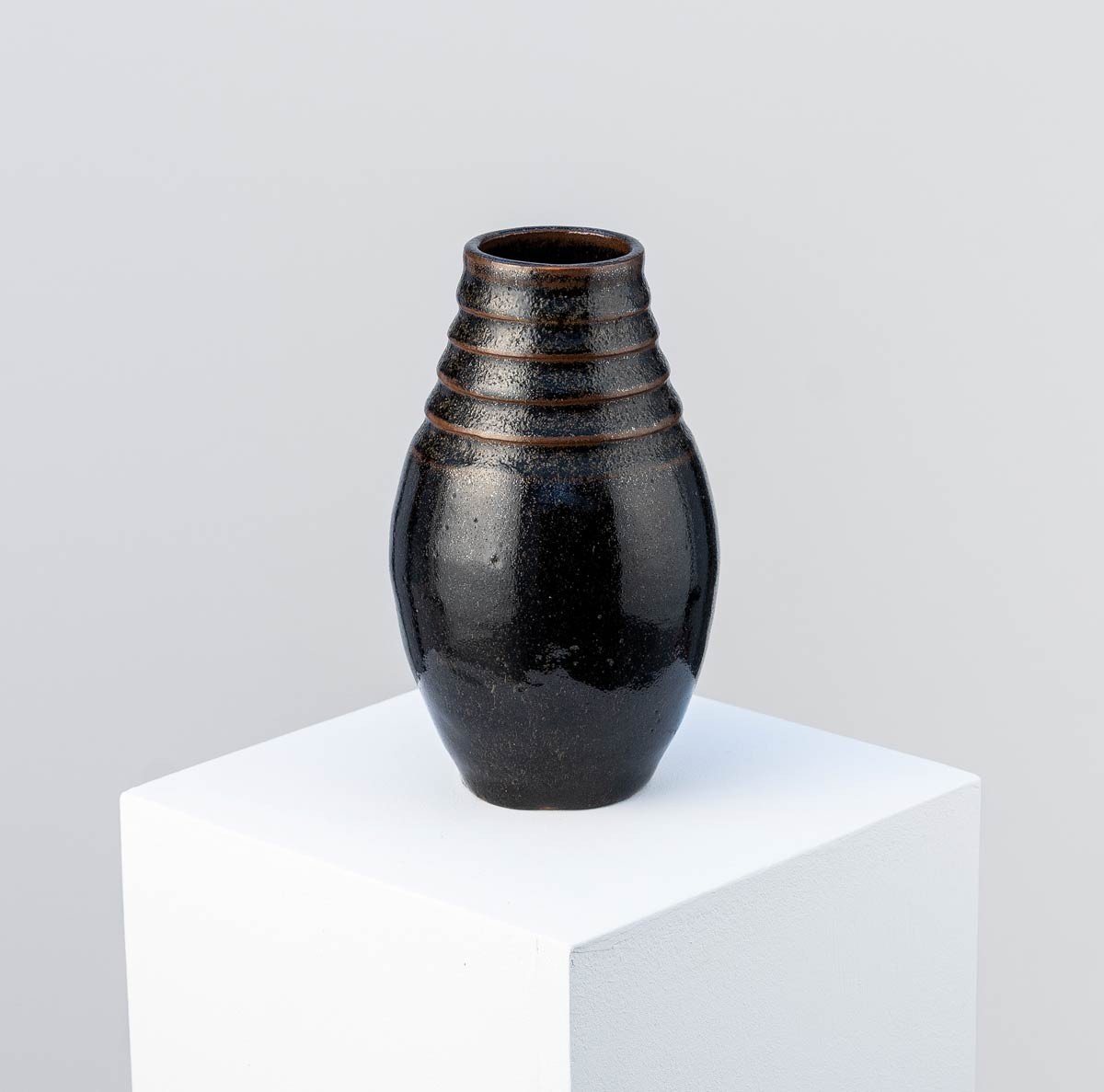 Petit Vase Ovoïde En Grès à Couverte Brune Marron Signé Au Clou Delaherche (1857 – 1940)