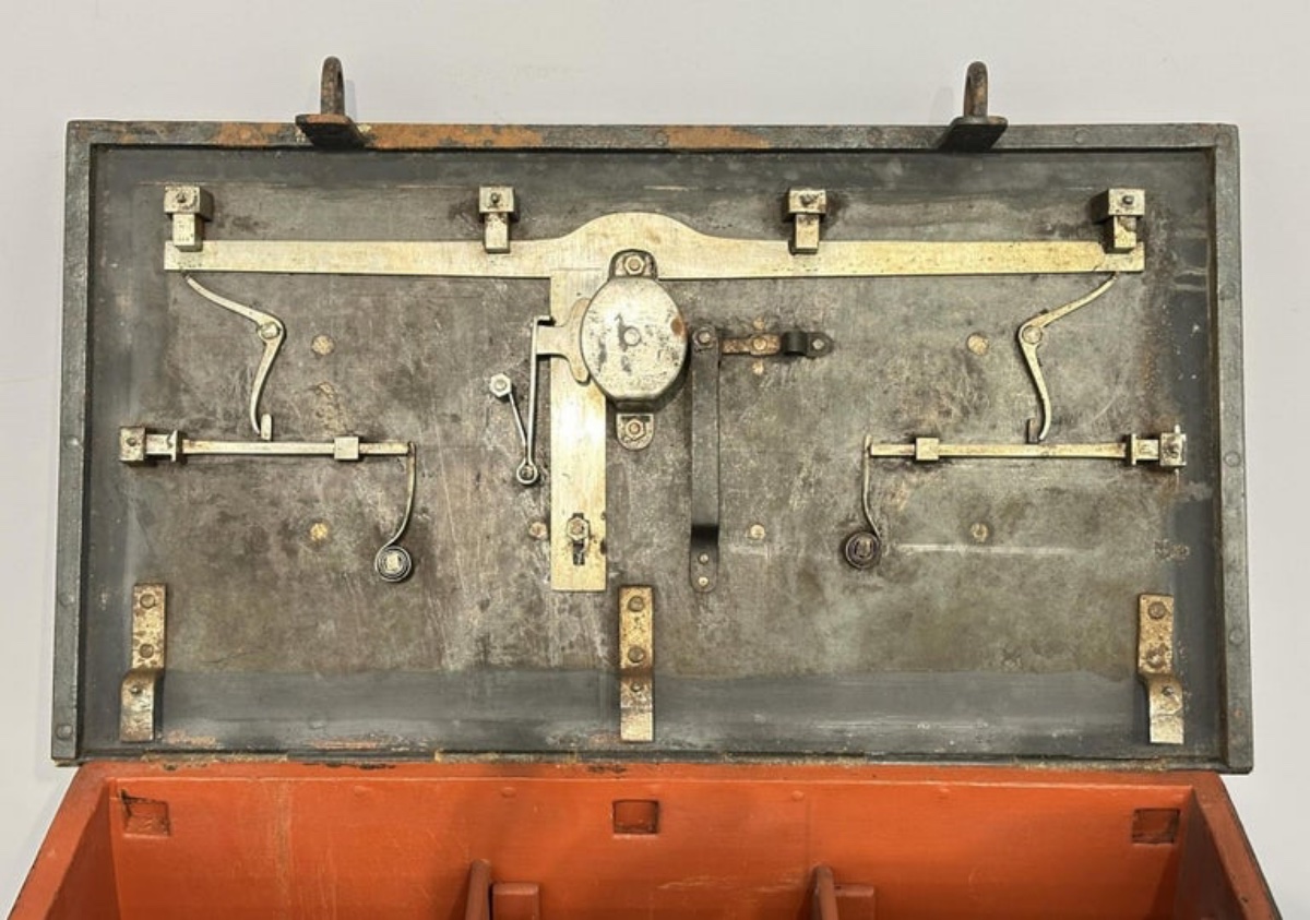 Wrought Iron Chest From Nuremberg, 17th Century.-photo-3