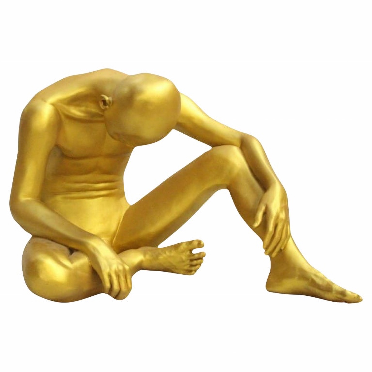 Aung Ko (1980), “self-retracting” Golden Resin Sculpture, H 60 X 90 X 80 Cm