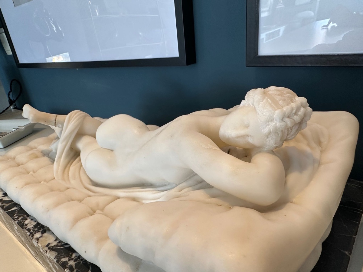 "hermaphrodite" Sculpture From The Italian School, 19th Century. Group In White Carrara Marble.-photo-2
