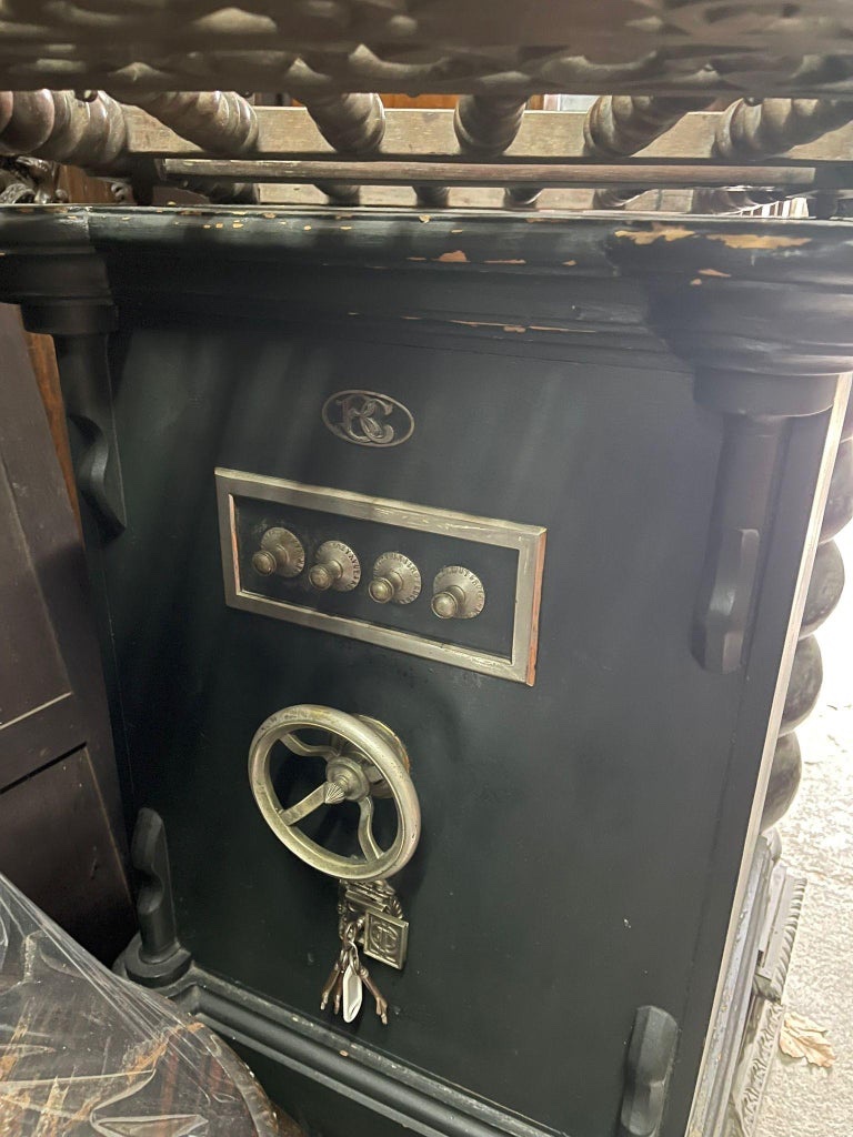 19th Century Portuguese Safe With Keys-photo-8