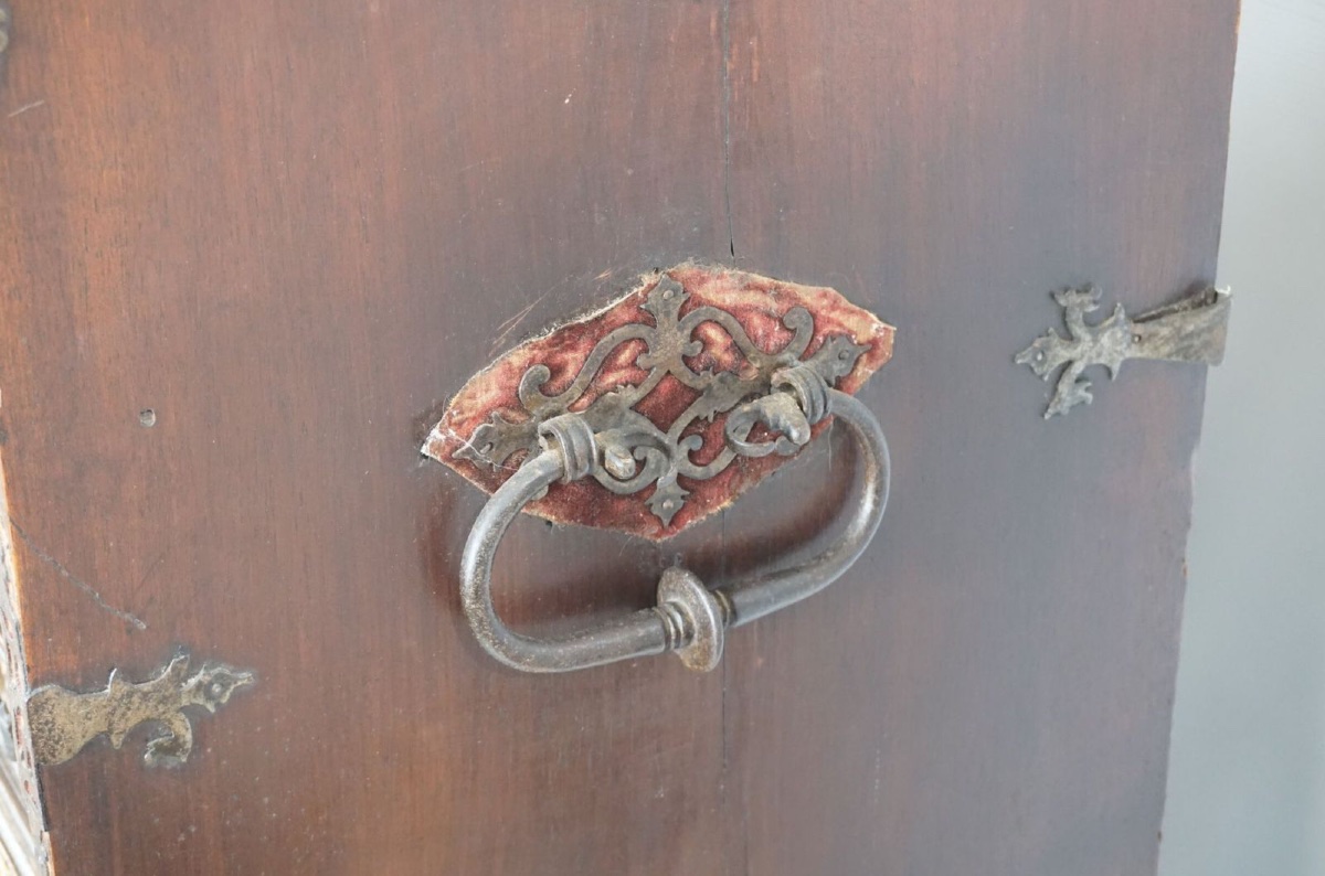 Magnifique Bargueño " Salmantino" sur Commode, XVIIe siècle.-photo-6