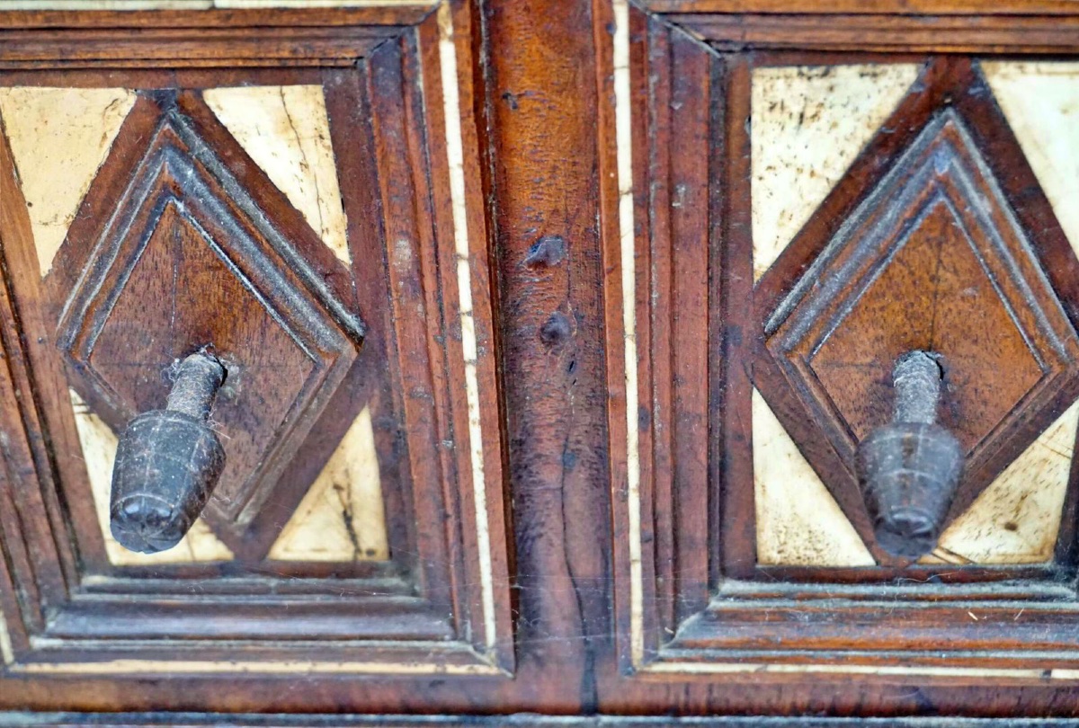 Magnifique Bargueño " Salmantino" sur Commode, XVIIe siècle.-photo-8