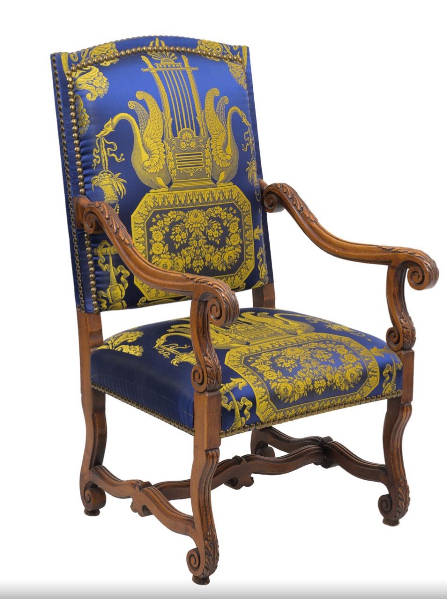 FABRICATION FRANÇAISE DU XIXE SIÈCLE Fauteuil de Bureau en Noyer