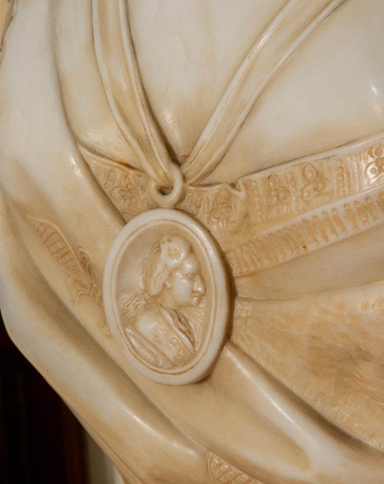 Bust Of Marie Antoinette. Late 18th Century, Carrara Marble-photo-1