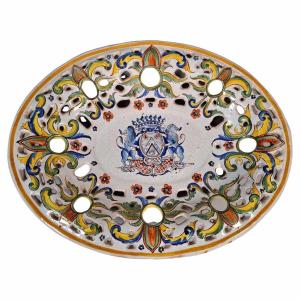 Plat Ovale En Faïence Française Du XVIIIe Siècle