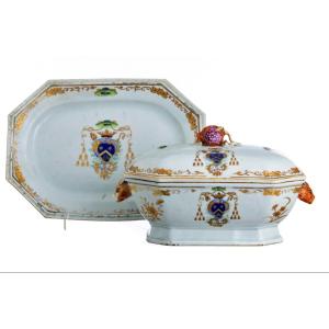 18th-century Soup Tureen Decorated With The Coat Of Arms Of The East India Company, Qianlong Reign