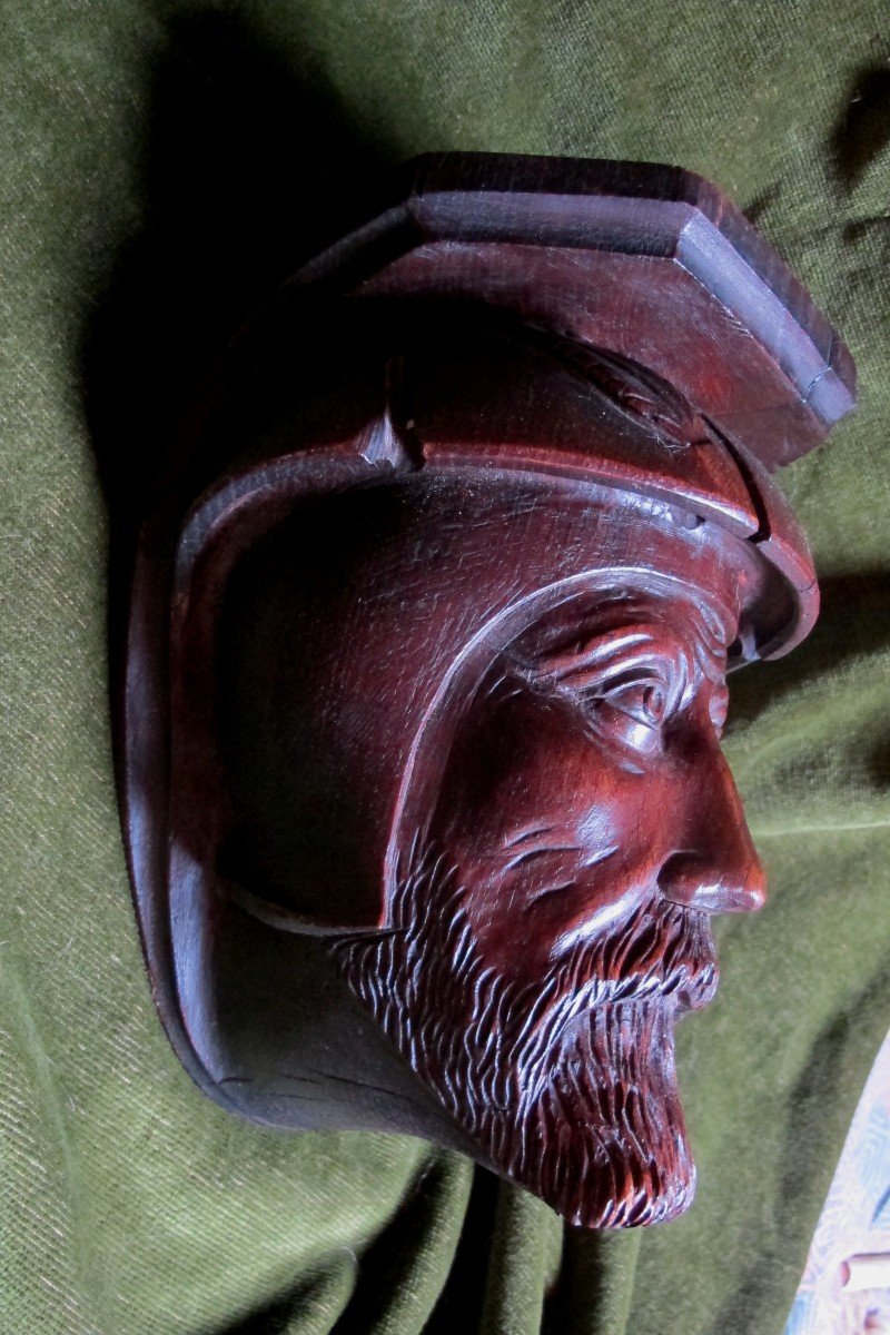 Medieval Man's Head Console In Oak-photo-1