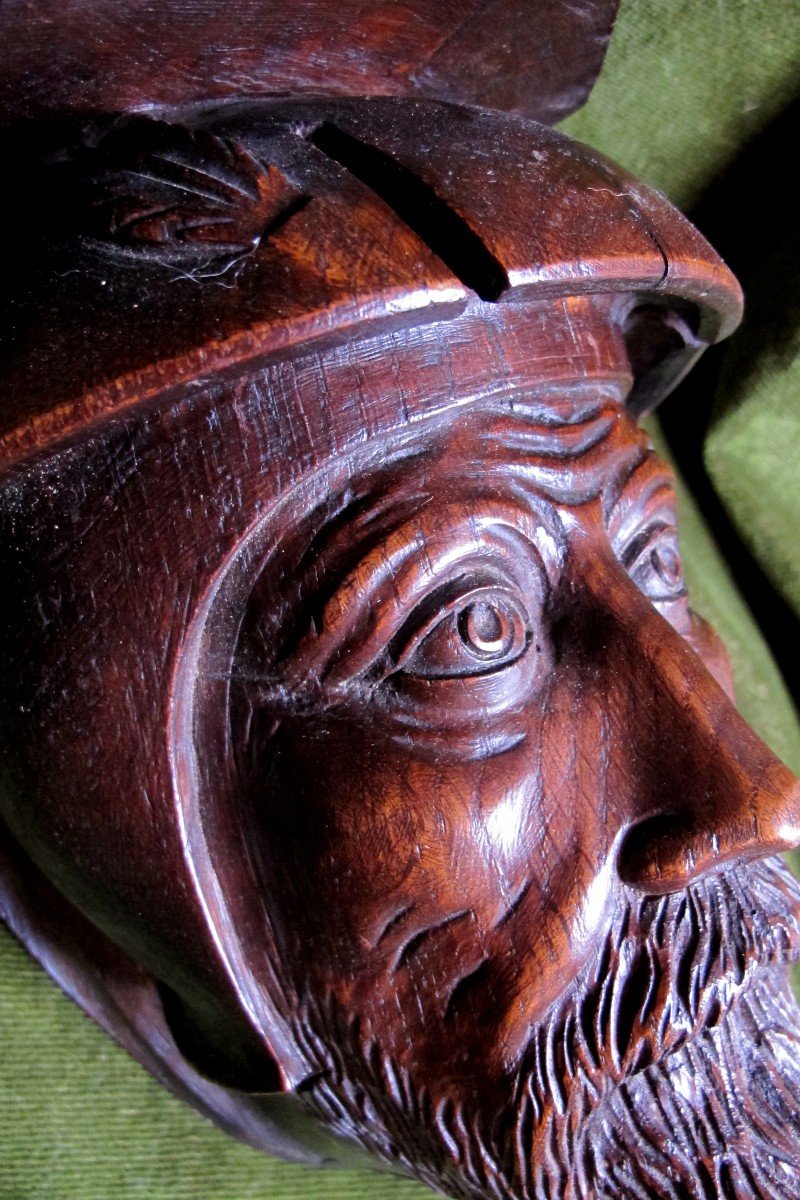 Medieval Man's Head Console In Oak-photo-2